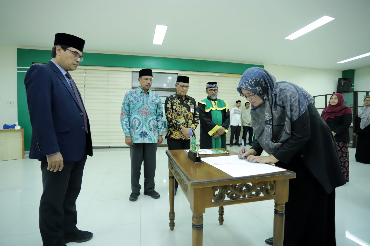 Rektor UIN Ar-Raniry Lantik 10 Pejabat Ketua Prodi Baru, Ingatkan Peran Penting Pelayanan Prodi